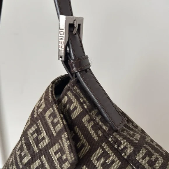 FENDI Vintage Brown Zucca Canvas Baguette shoulder bag - Picture 5 of 12